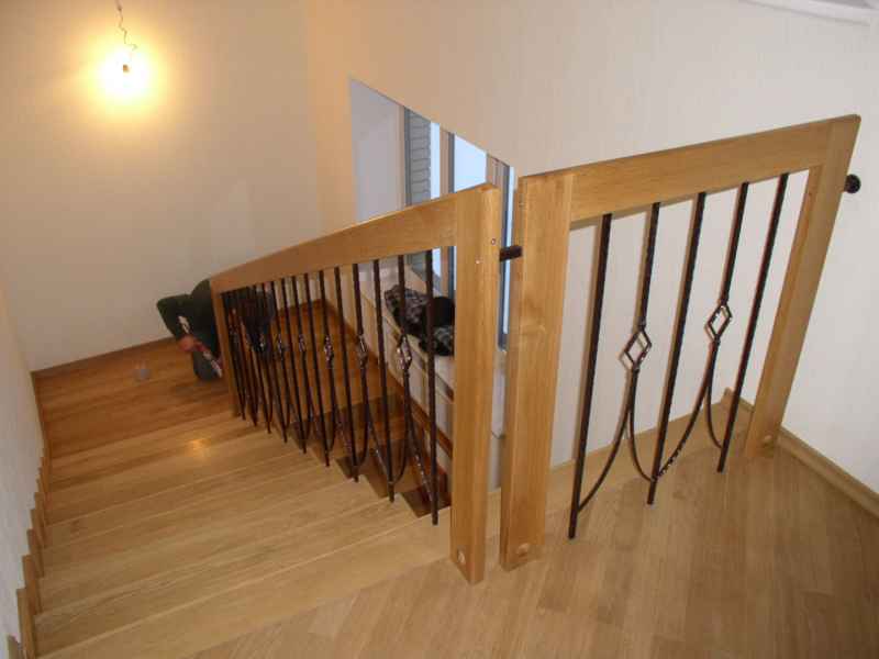 Простая и красивая лестница, последние штрихи