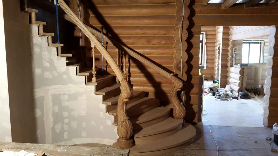 Спиральная лестница, первая примерка баллюстрады 